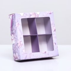 Коробка на 4 конфеты с окном "Фиалки" 12,6х12,6х3,5 см 9803604